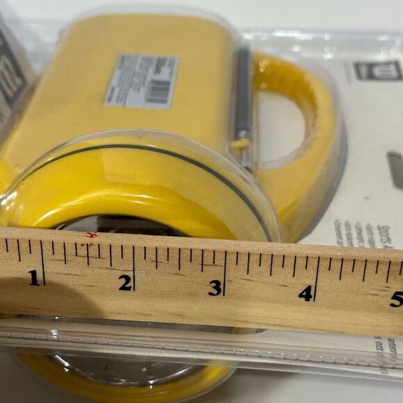 Wilson Sports AM/FM Radio Flashlight Yellow New - Picture 13 of 13